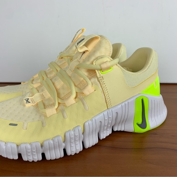 Nike Free Metcon 5 Training Shoes - Picture 10 of 16